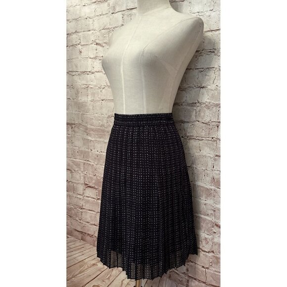 LOFT Womens Pull-On Plaid Pleated Skirt Size Medium Navy Blue Chiffon NEW - Picture 1 of 4
